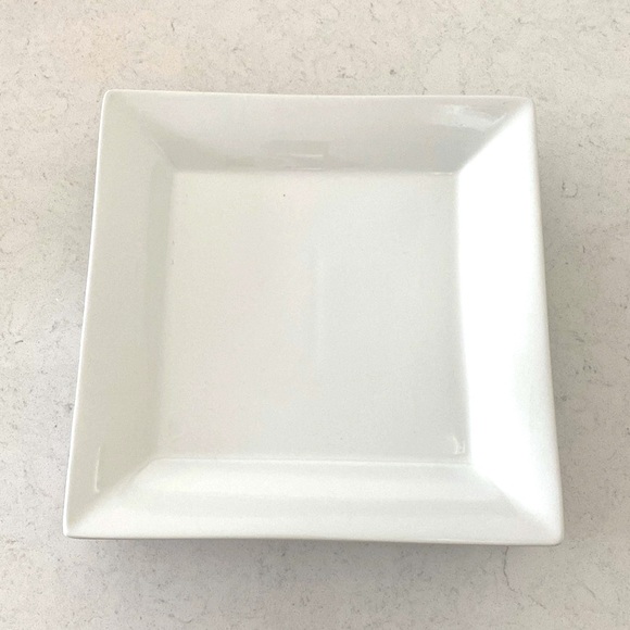 Crate&Barrel Court Large Square Dinner Plates, Set of 4 - Picture 2 of 11